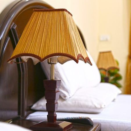 Luxury Inn Karaczi Zewnętrze zdjęcie