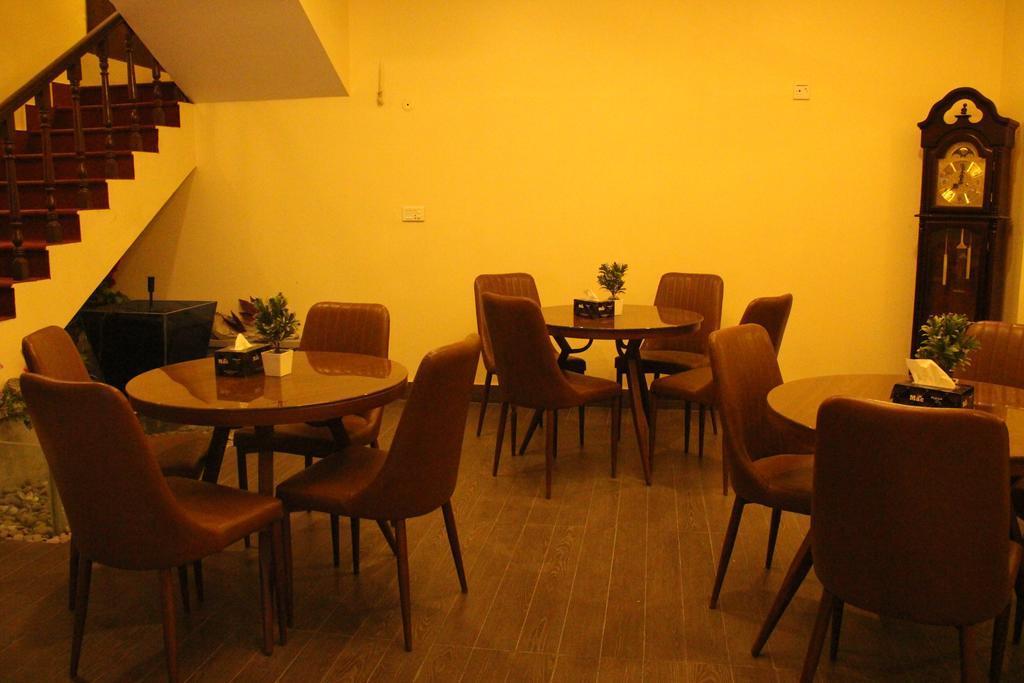 Luxury Inn Karaczi Zewnętrze zdjęcie