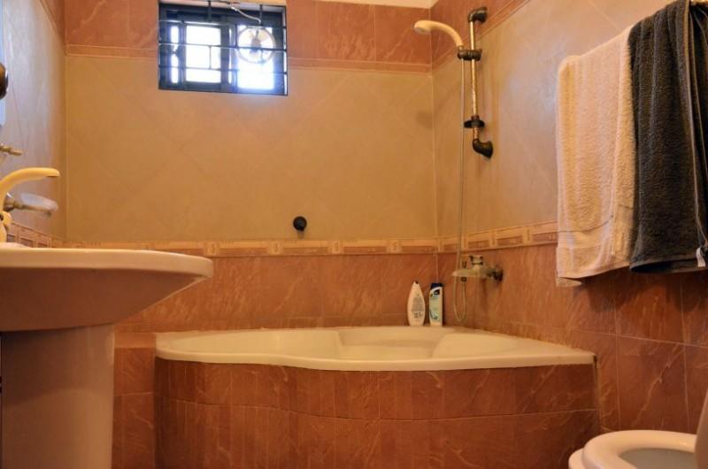 Luxury Inn Karaczi Zewnętrze zdjęcie