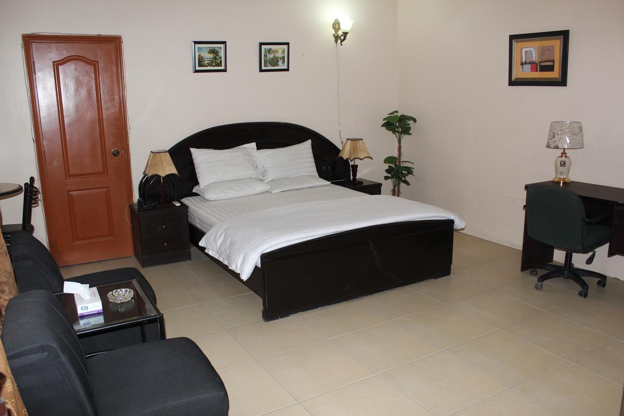 Luxury Inn Karaczi Zewnętrze zdjęcie