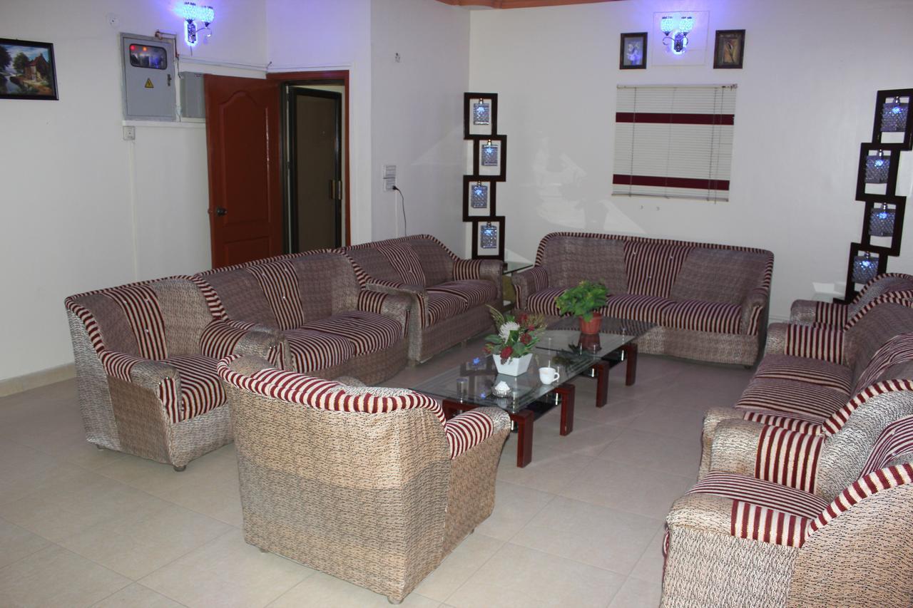Luxury Inn Karaczi Zewnętrze zdjęcie
