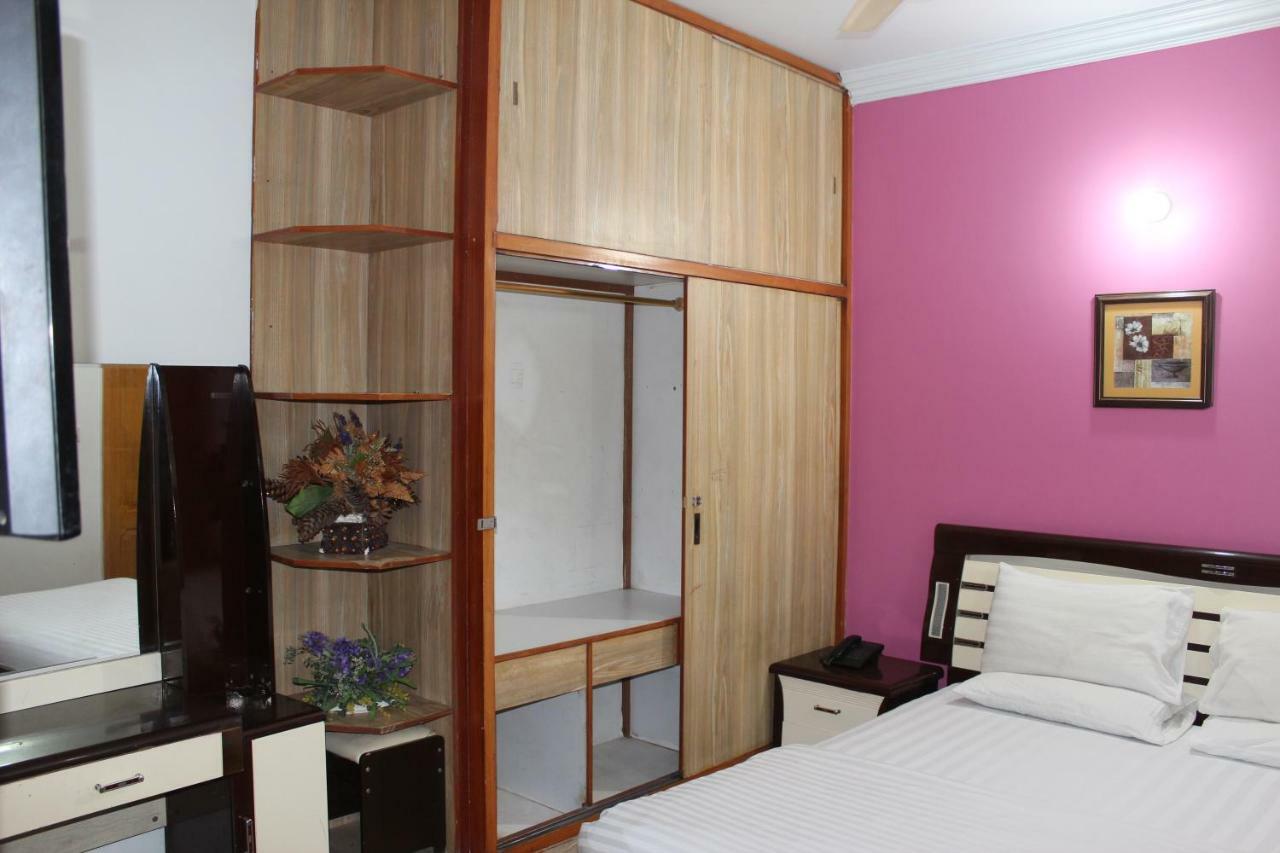 Luxury Inn Karaczi Zewnętrze zdjęcie