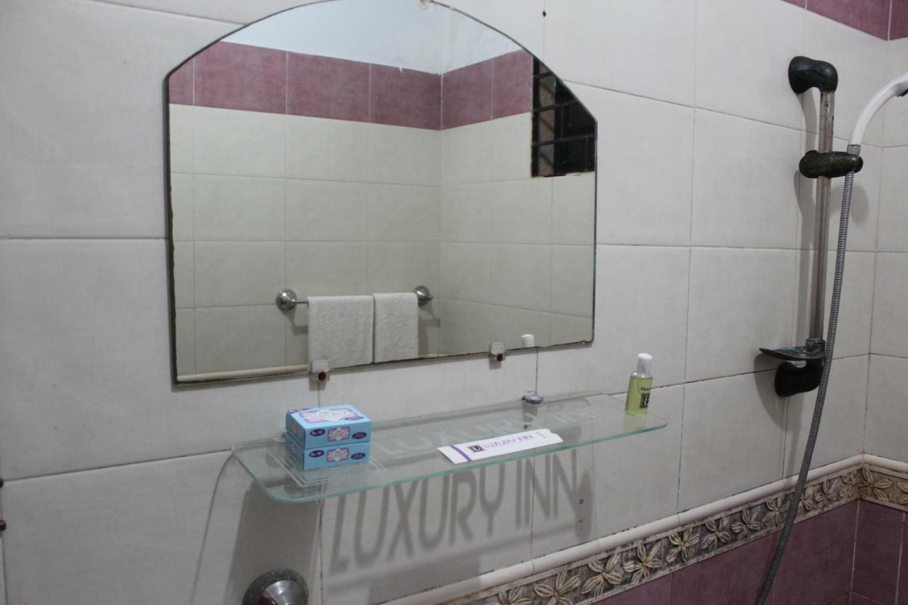 Luxury Inn Karaczi Zewnętrze zdjęcie