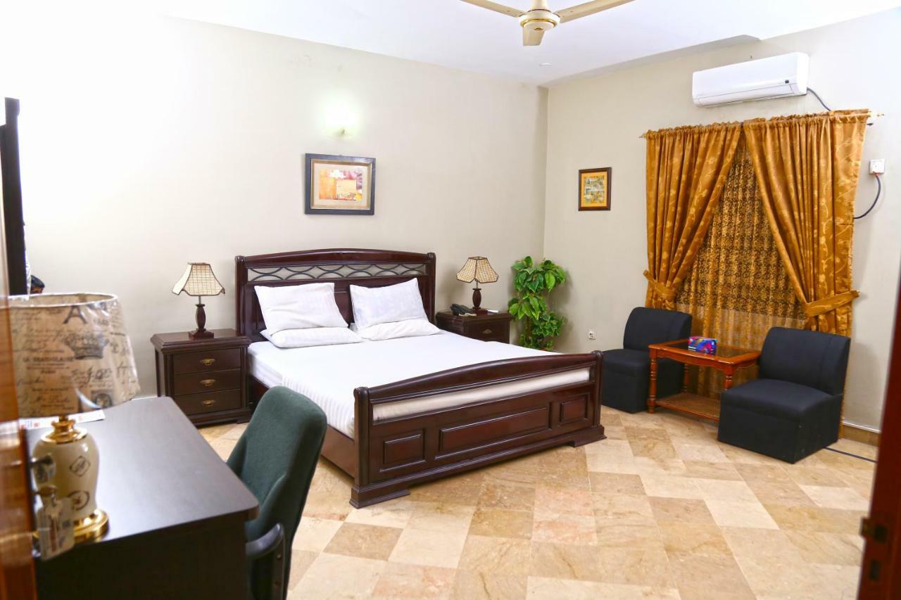Luxury Inn Karaczi Zewnętrze zdjęcie